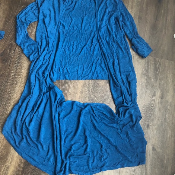 Paris. Gorgeous combo- top and cardigan - converter to new looks. New. - Picture 4 of 6